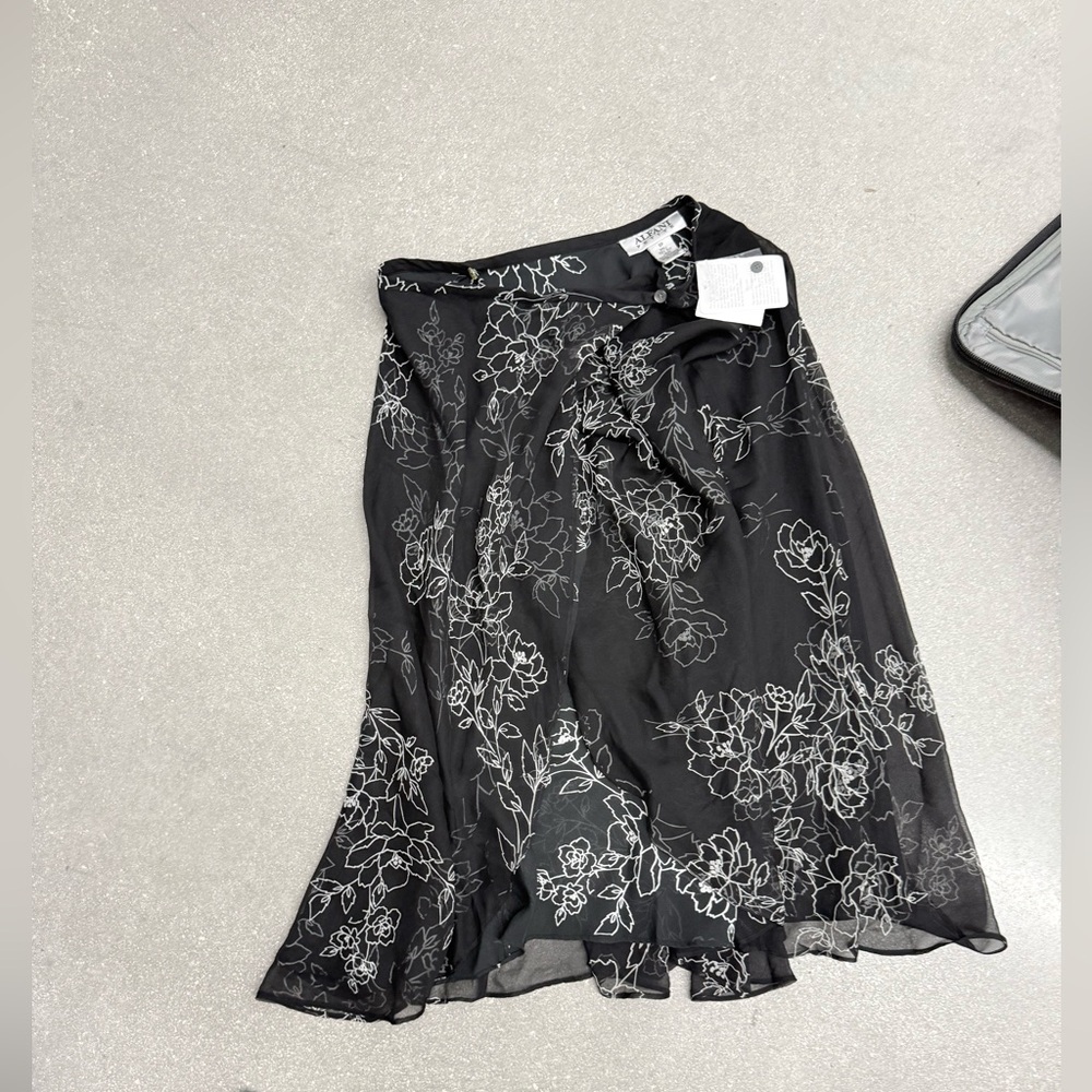 Alfani Black A-Line Skirt with White Floral Pattern 8P
